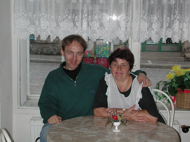 Ondroj and Jana in shop.jpg 390.3K